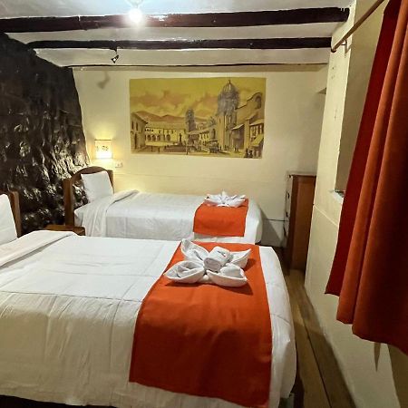 Отель Hostal Andenes De Alabado Куско Экстерьер фото